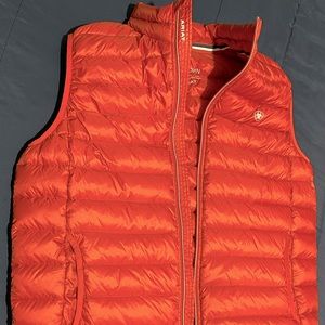 Ariat Xl Puffer Vest / Orange / Duck fill/ 100% Nylon Shell/ 100% Nylon Lining